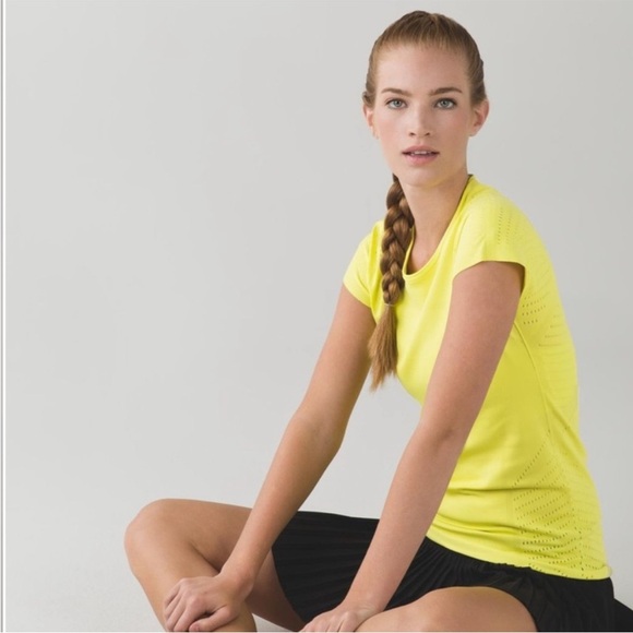 Lululemon Time Warp Short Sleeve II in Split Pea - Picture 3 of 9